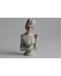 Demi figurine porcelaine Femme Marquise