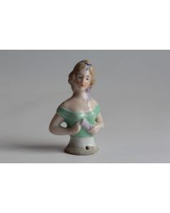 Demi figurine porcelaine Femme à l'éventail