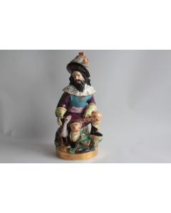 Tisanière porcelaine figurative Mousquetaire et son chien