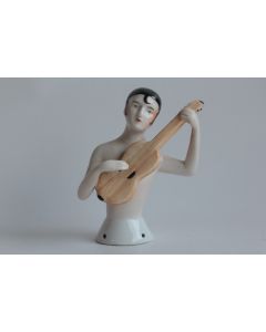 Demi figurine porcelaine Pierrette mandoline