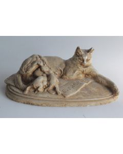 Emmanuel FREMIET Sculpture plâtre Chatte allaitant ses petits