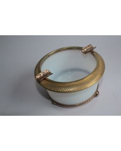 Ancien cendrier opaline blanche France