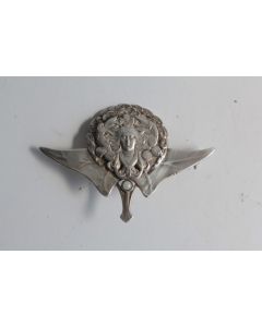 Broche argentée Femme Art Nouveau