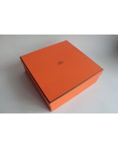 HERMES Boite carton orange 24x23,5x8 cm