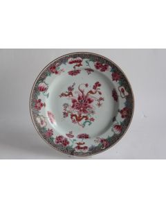 Assiette porcelaine Chine Famille rose Compagnie des Indes XVIIIe siècle