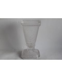 BACCARAT Vase cristal moulé japonisant