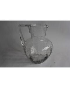 Pichet cristal gravé