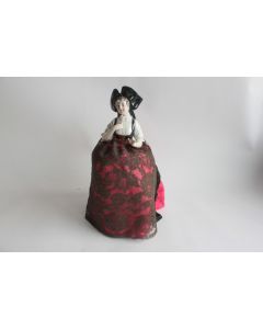 Demi figurine porcelaine Alsacienne tenant un verre
