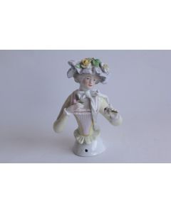 Demi figurine porcelaine allemande Femme aux fleurs