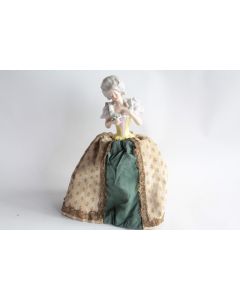Demi figurine porcelaine Femme Marquise à la rose