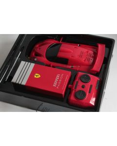 FERRARI Passion Voiture télécommandée F50 GT + Eau de toilette 100 ml