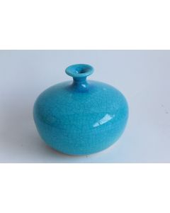 Petit vase bleu céramique craquelée signé AEMIE