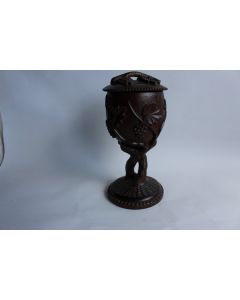 Coupe couverte en bois Art populaire XIXe siècle vignes