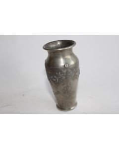 Petit vase 1900 étain repoussé