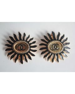 CHANEL paire de boucles d'oreilles Soleil clip vintage 