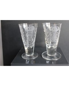 Deux petit verres anciens  Anglais George III et George V 