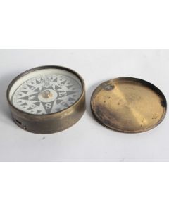 Ancienne boussole de voyage