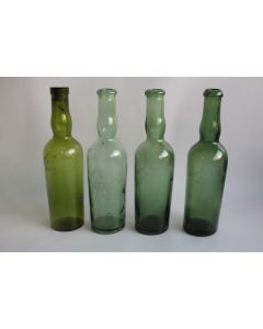 Lot 4 ancienne bouteilles Arquebuse Benedicta st Genis Laval