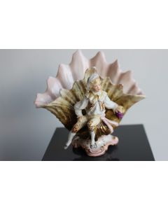 Vase Coquillage et garçon porcelaine Rudolstadt-Volkstedt Allemagne 