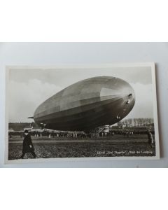 CPA dirigeable Graf Zeppelin après l'atterrissage