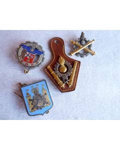 Insignes (4) militaires