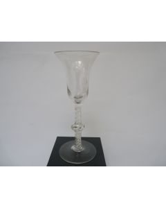 Verre à vin filigrané  Twist  XVIIIe siècle 