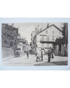 CPA 74 Evian-les-Bains - Rue nationale