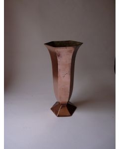 Vase en cuivre art déco 