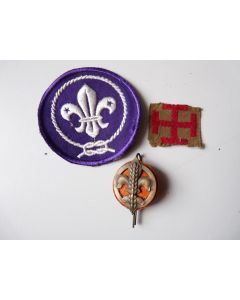 Trois anciennes insignes Scout