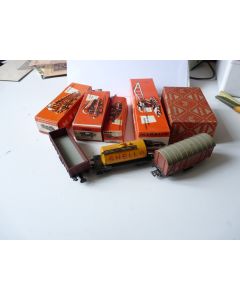 Lot boites et wagons train miniature