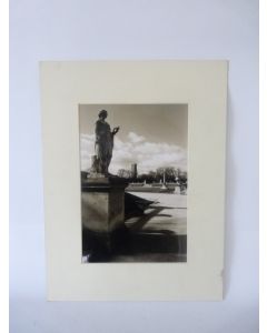 Photo d'Art La Dame Et La Tour  Thierry Barbesant