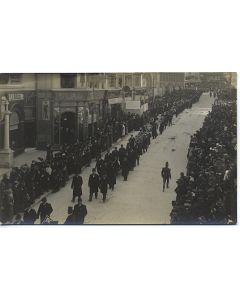 Carte postale Hérault 34 Montpellier Défilé funéraire rue de la Loge (5)