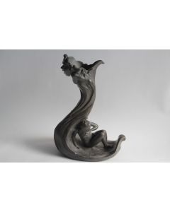 Vase étain Femme Art nouveau