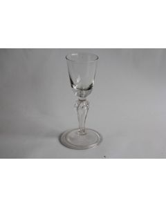 Verre à pied soufflé XVIIIe siècle