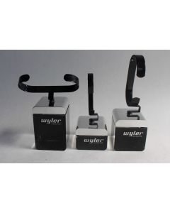 WYLER Trois présentoirs pour montres